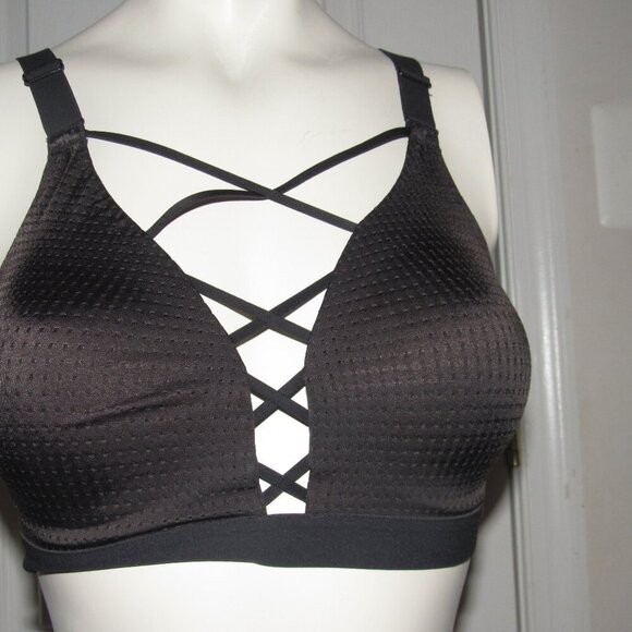 VICTORIA’S SECRET SPORT Lightweight Black Strappy Bra Size 32D - Picture 1 of 3